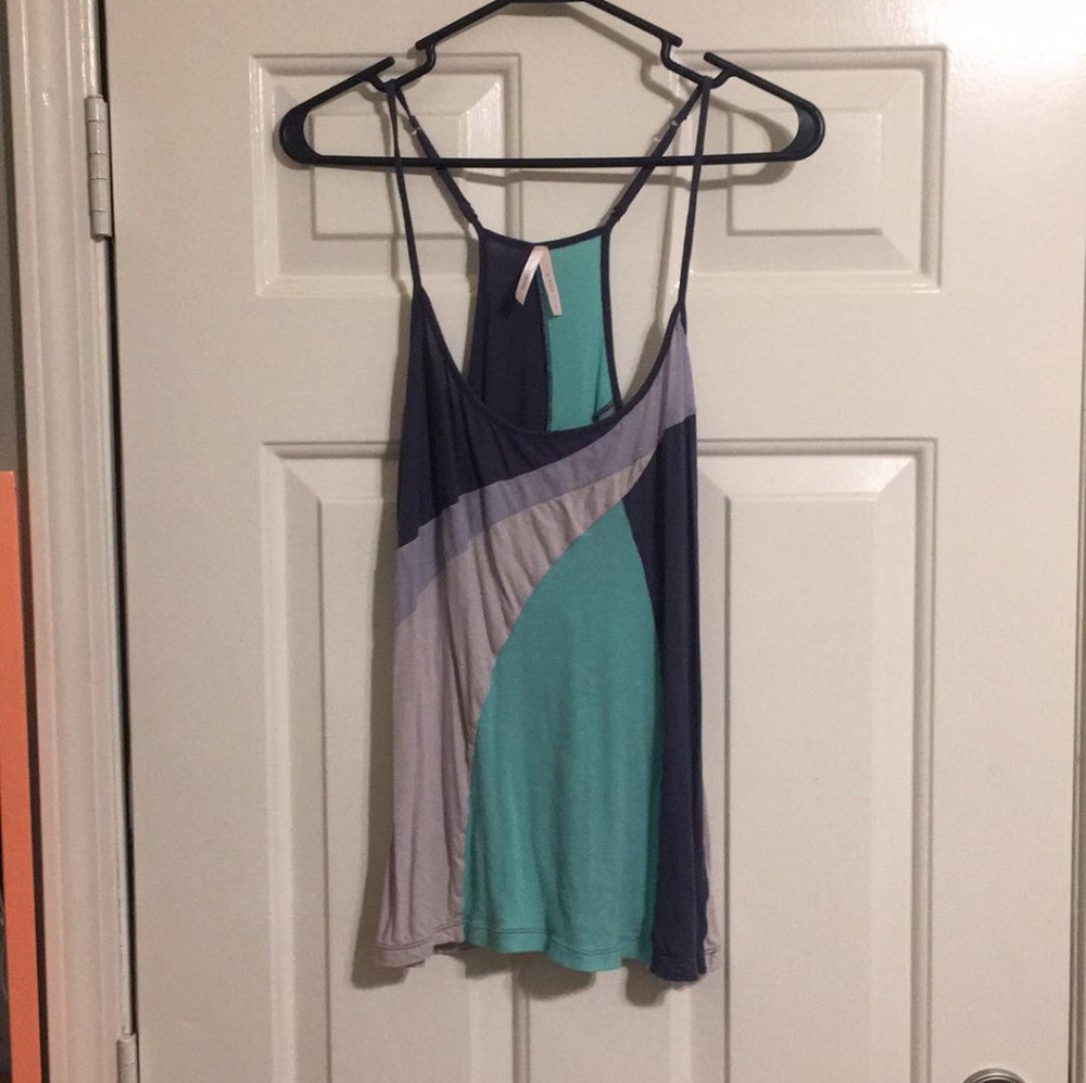Flowy Tank
